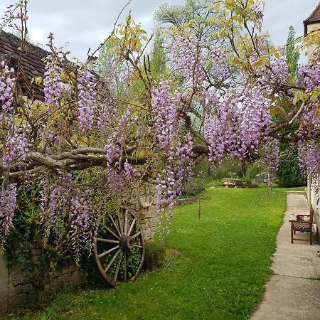 Bed and Breakfast Le Moulin De Jules Et Akasha Murat Exterior foto