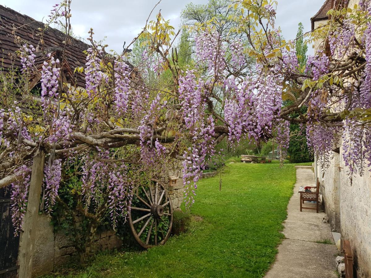 Bed and Breakfast Le Moulin De Jules Et Akasha Murat Exterior foto