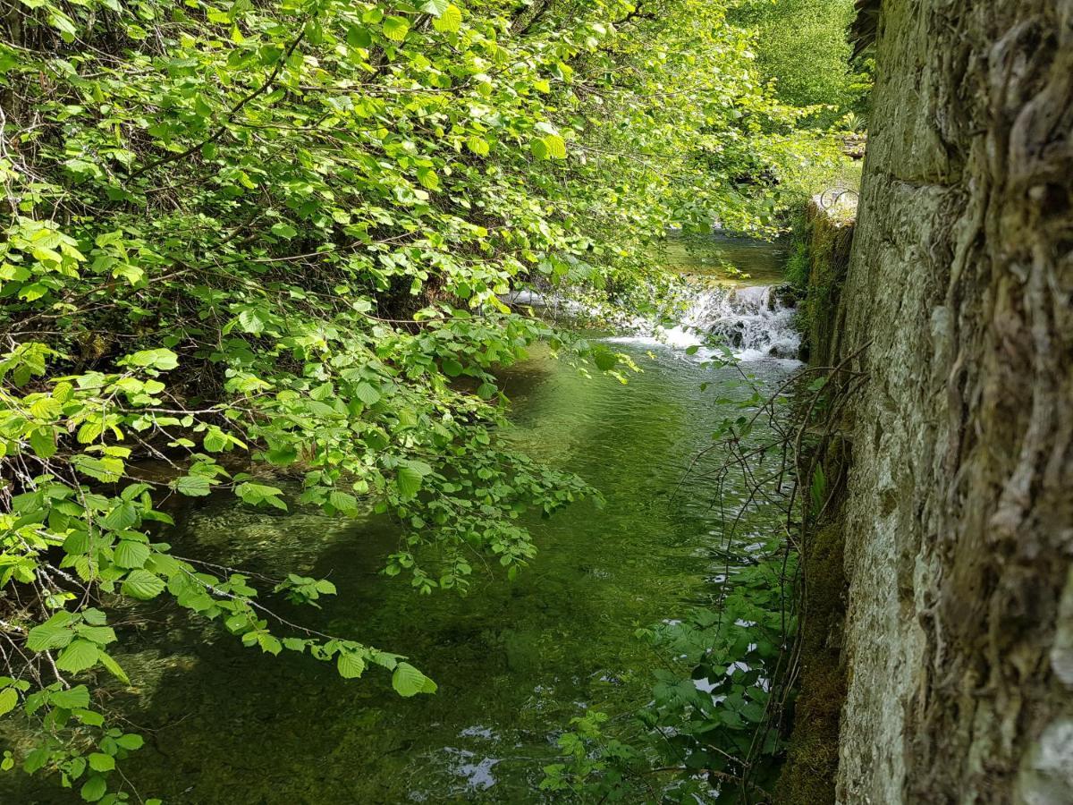 Bed and Breakfast Le Moulin De Jules Et Akasha Murat Exterior foto