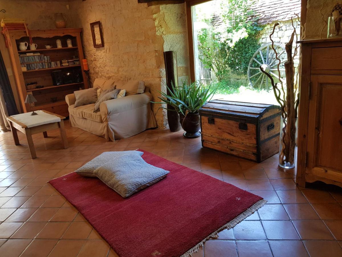 Bed and Breakfast Le Moulin De Jules Et Akasha Murat Exterior foto